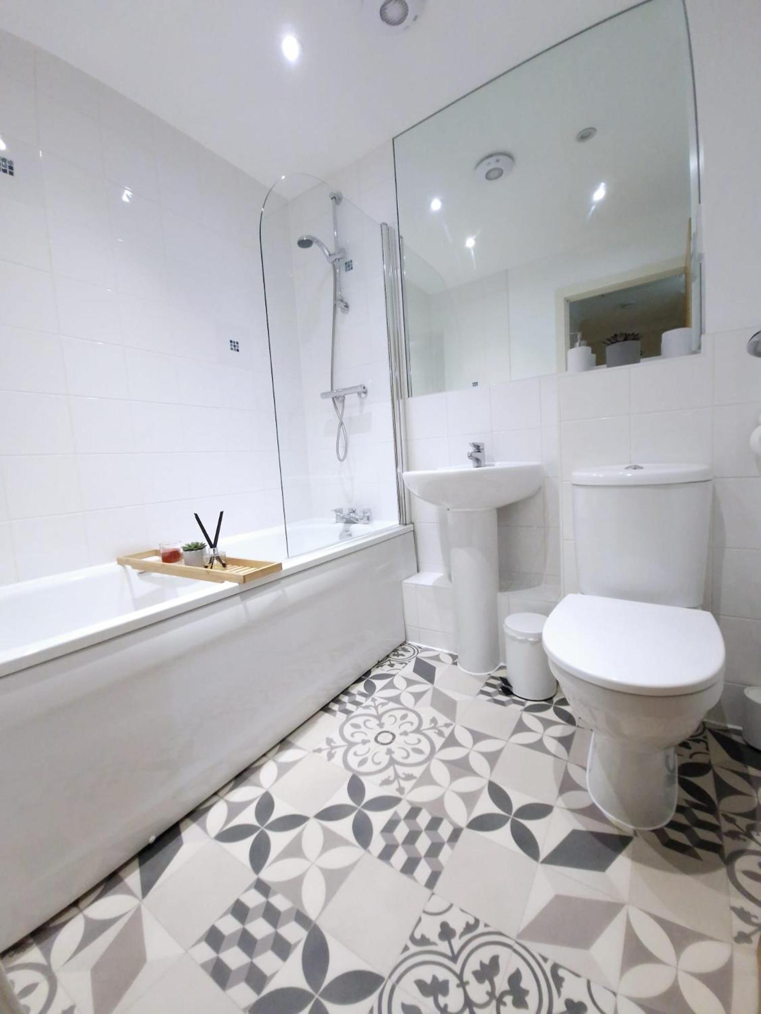 Sleeps9 Parking&Garage 17 Mins To Gatwick, 30 To London Villa Merstham Ngoại thất bức ảnh